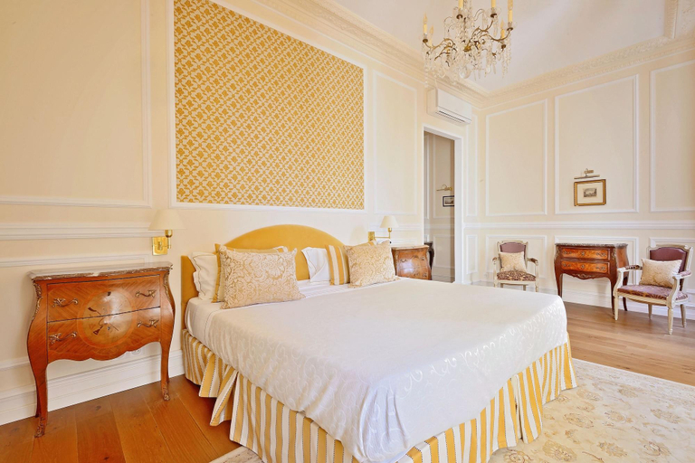 Bedroom 4, Villa Victor Louis, Gironde