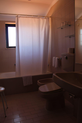 Bathroom 4, Albergaria Quim Barreiros, Caminha