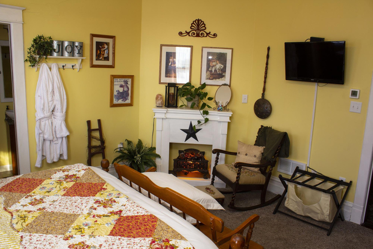 Public Area 3, The Katherine Holle House, Jefferson