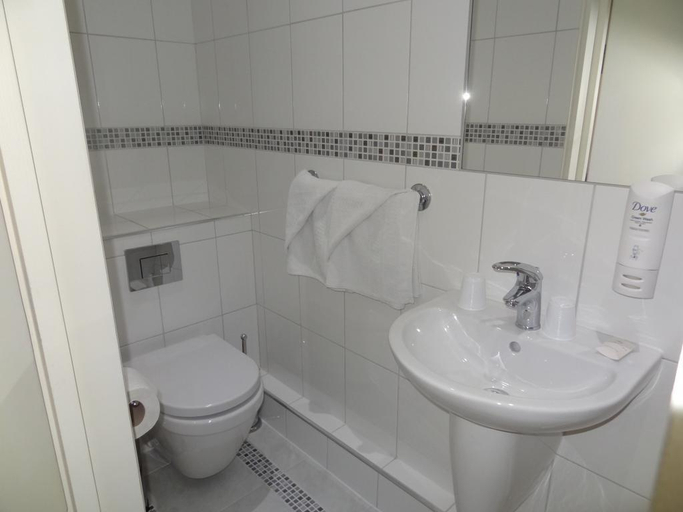 Bathroom 3, UNIQUE, London