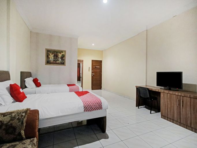 OYO 90381 Belva Guest House, Medan