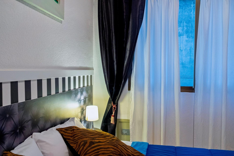 Bedroom 3, La Reina de Gran Via, Madrid