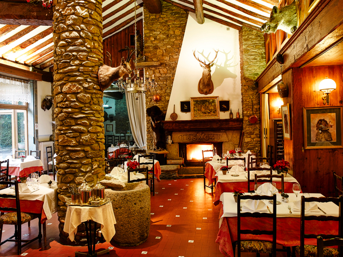 Public Area 2, Logis Hotel Restaurant Chez Planes, Pyrénées-Orientales