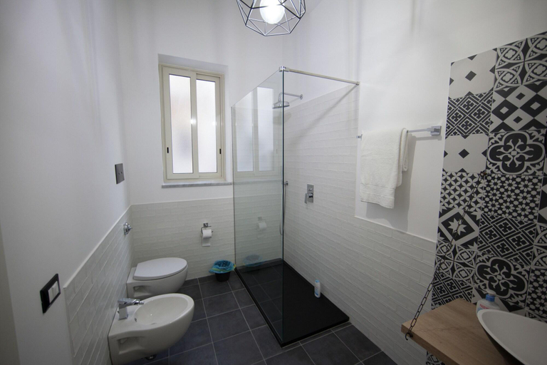 Bathroom 5, Il Geonardo della Zisa, Palermo