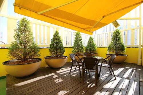 Hotel O'my, Yeonje
