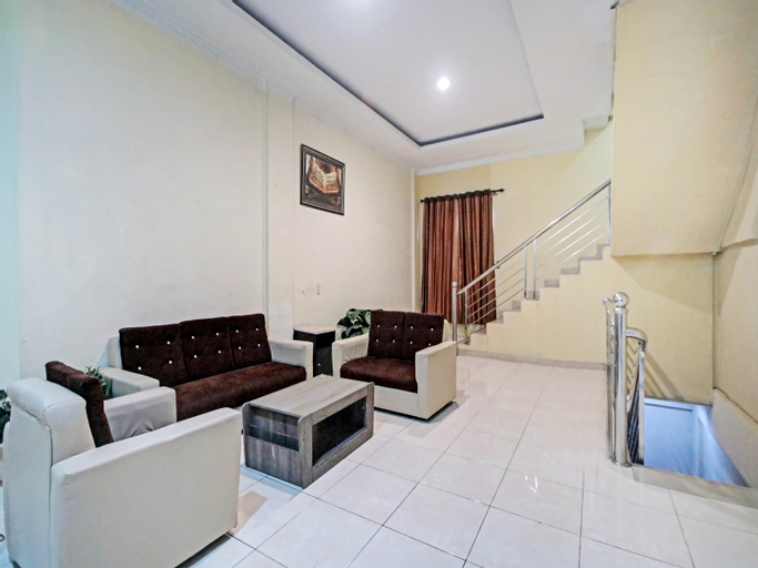 OYO 90381 Belva Guest House, Medan
