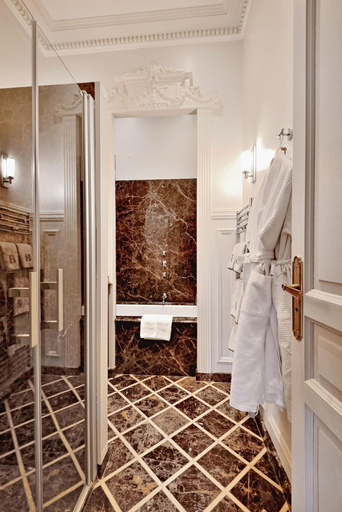 Bedroom 4, Villa Victor Louis, Gironde