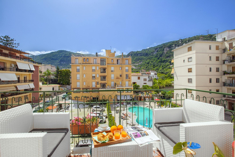 Exterior & Views 2, Les Suites des Tout le Monde, Napoli