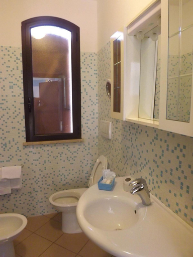 Bathroom 4, Al Canto delle Sirene, Latina