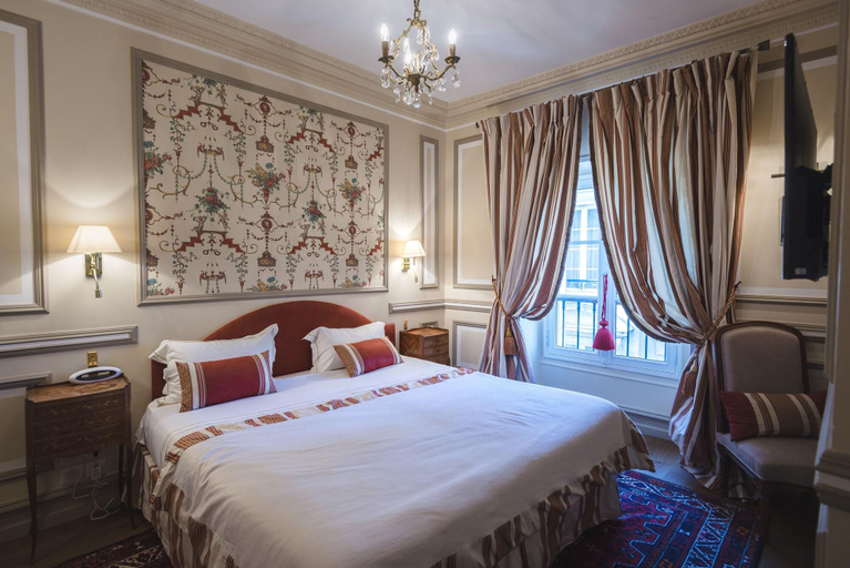 Bedroom 4, Villa Victor Louis, Gironde