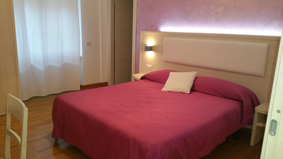 Bedroom 3, Momenti Romani, Rome