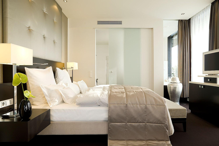Bedroom 4, Hotel Burg Schwarzenstein, Rheingau-Taunus-Kreis