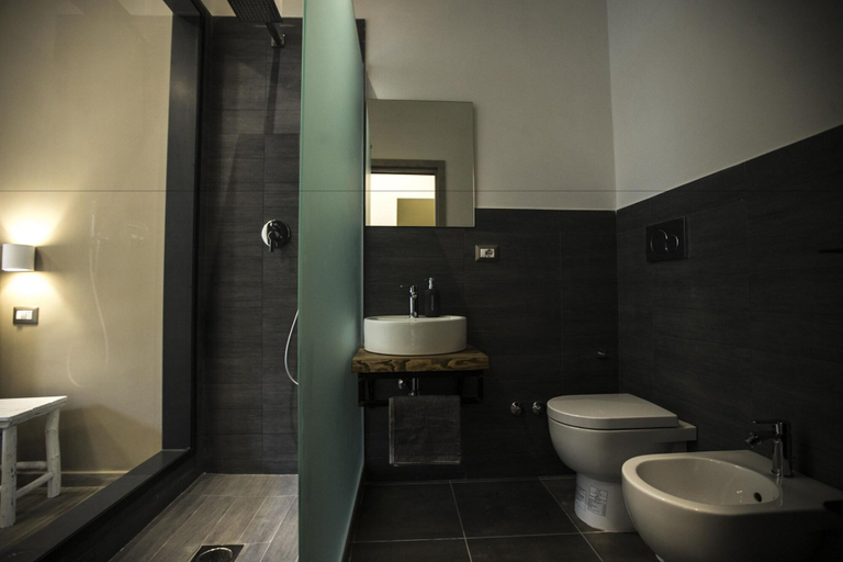 Bathroom 4, B&B GB Napoli Central Station, Napoli