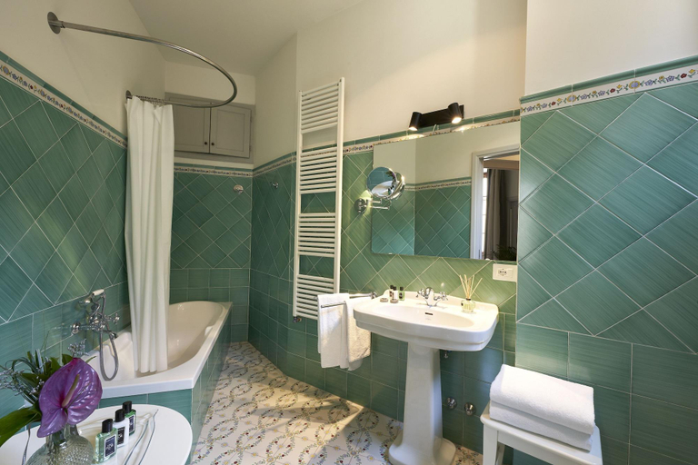 Bathroom 5, Peruzzi Urban Residences, Florence