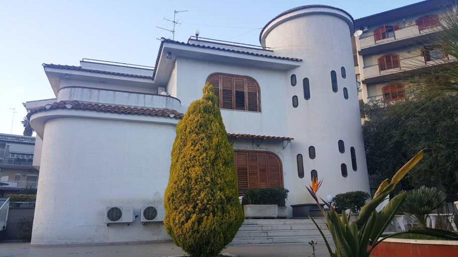 Exterior & Views 2, Albergo Lachea, Catania