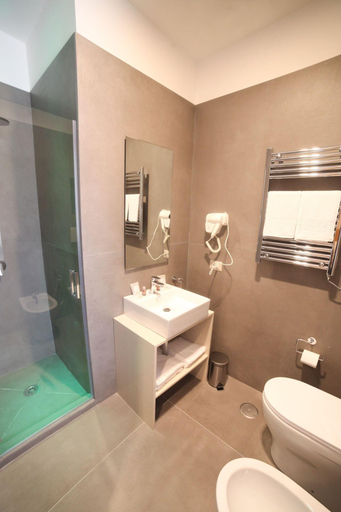Bathroom 3, Toledo Relais, Napoli