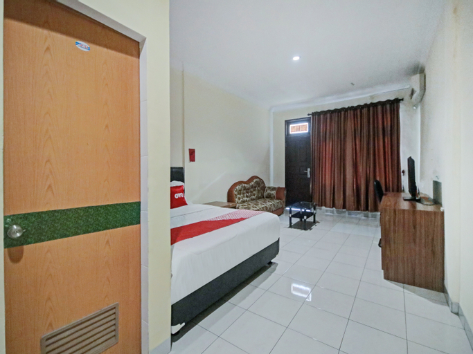 OYO 90381 Belva Guest House, Medan
