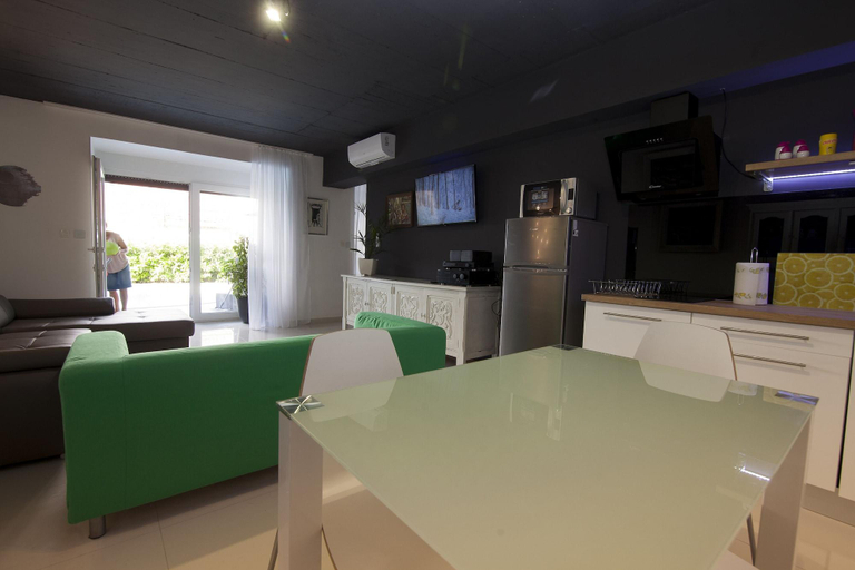 Public Area 3, Basic Mansion, Šibenik