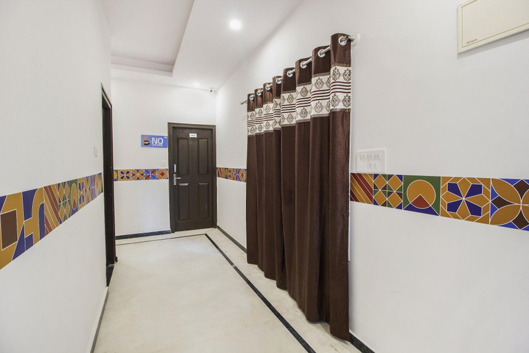 Public Area, FabHotel Crown Suites - Nr. Sony Signals, Bangalore