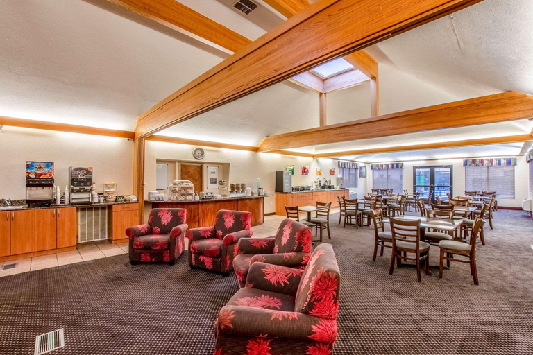 Public Area 3, Country Inn & Suites by Radisson, Muskegon, MI, Muskegon
