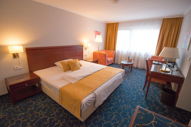 Bedroom 5, Hotel Brunnenhof, Main-Kinzig-Kreis