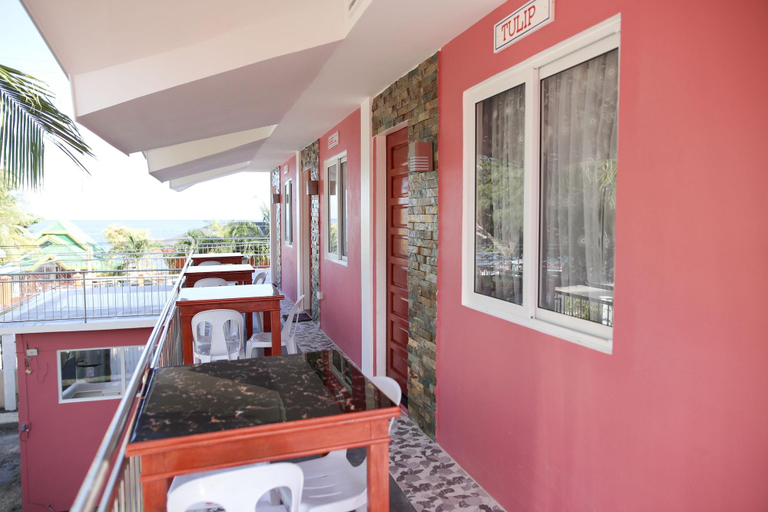 Bedroom 3, Luzmin BH - Pink House, Oslob