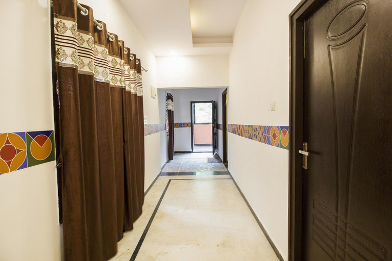Public Area 2, FabHotel Crown Suites - Nr. Sony Signals, Bangalore