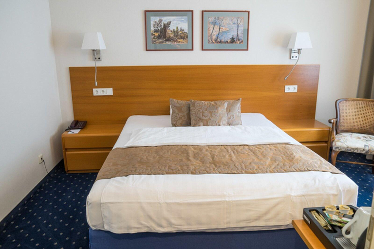 Bedroom 4, Hotel Brunnenhof, Main-Kinzig-Kreis