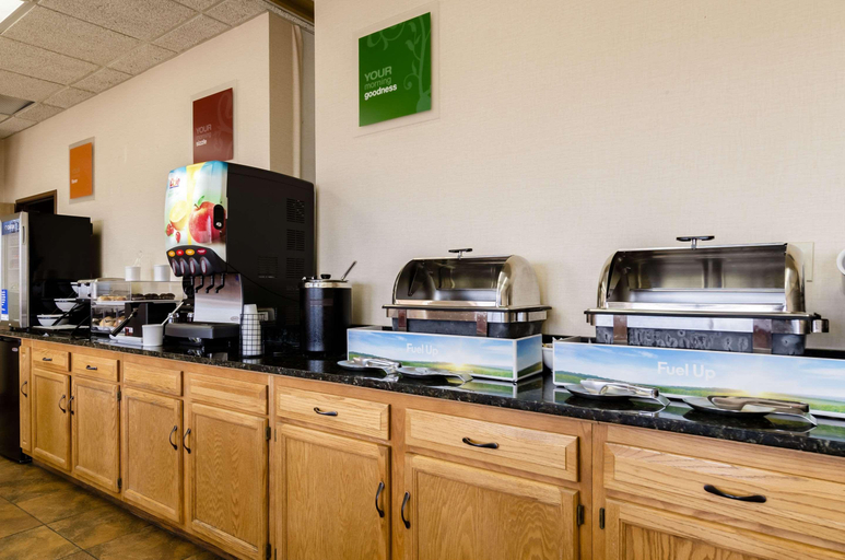 Food & Drinks 5, Quality Inn & Suites Colby, Thomas