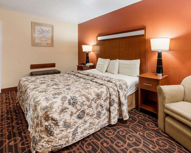 Bedroom 3, Days Inn by Wyndham Jasper TX, Jasper