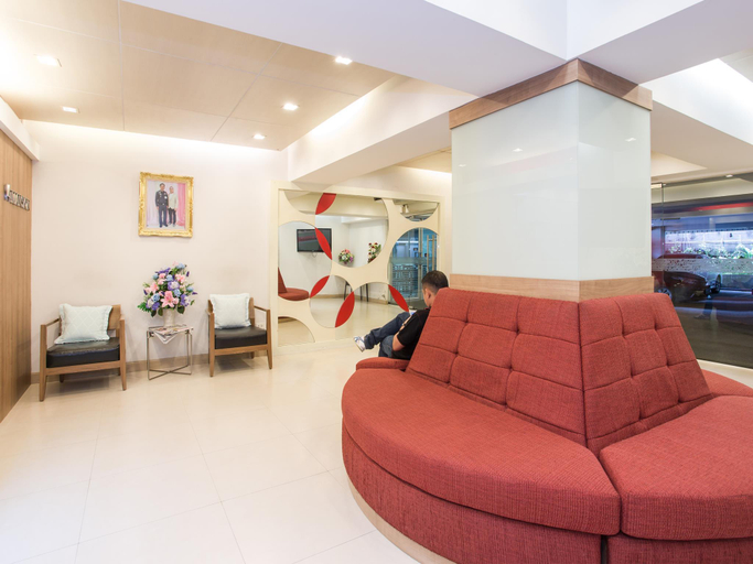 Public Area 2, 14 Avenue, Chom Thong