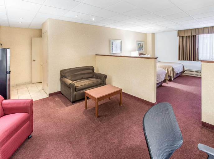 Public Area 3, Quality Inn & Suites Green Bay Downtown, Brown