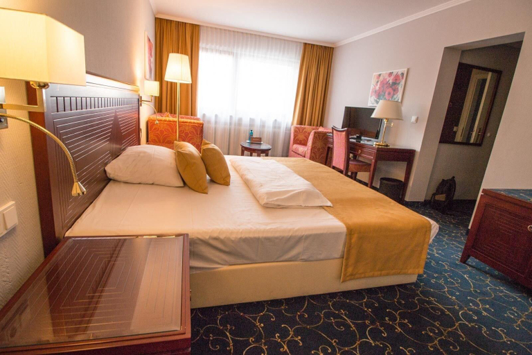 Bedroom 4, Hotel Brunnenhof, Main-Kinzig-Kreis