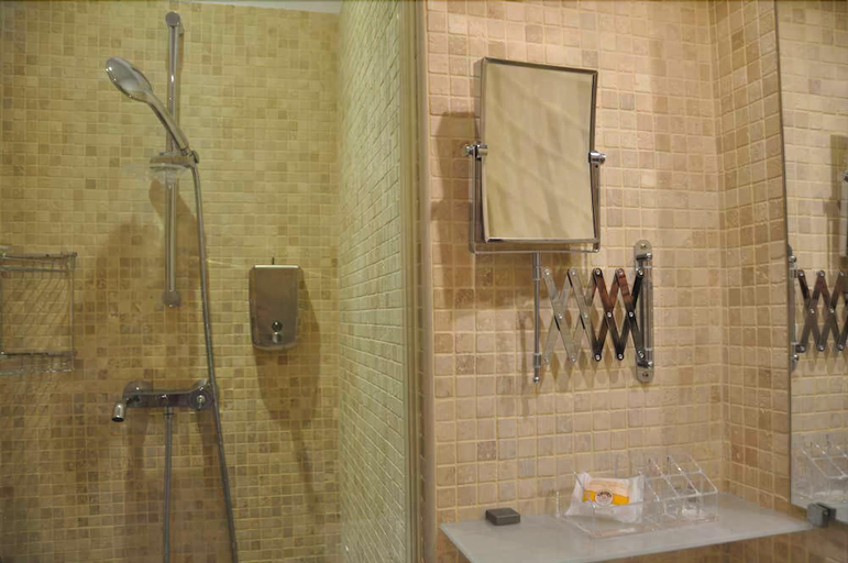 Bathroom 3, Ida Chambres d'Hôtes Montpellier, Hérault