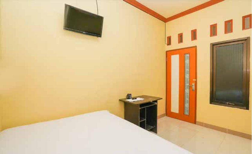 KoolKost Syariah near Pelabuhan Gresik (Minimum Stay 6 Nights), Gresik