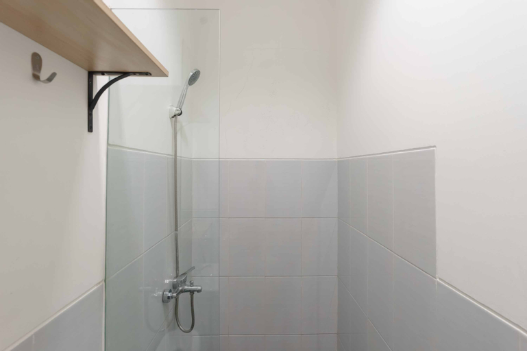 Bedroom 5, RedDoorz near Seasons City Mall 3, West Jakarta