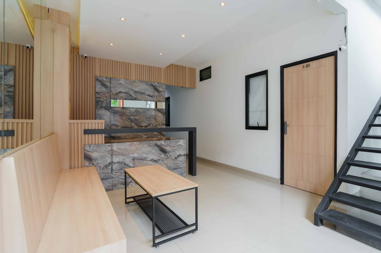 RedDoorz near Seasons City Mall 3, West Jakarta