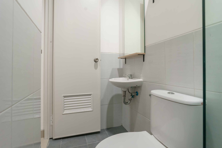 Bedroom 5, RedDoorz near Seasons City Mall 3, West Jakarta