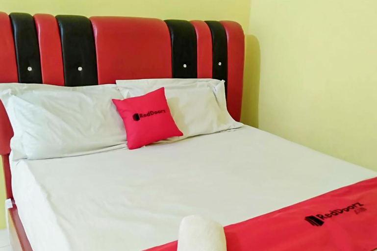 RedDoorz near Simpang Airport Palembang, Palembang