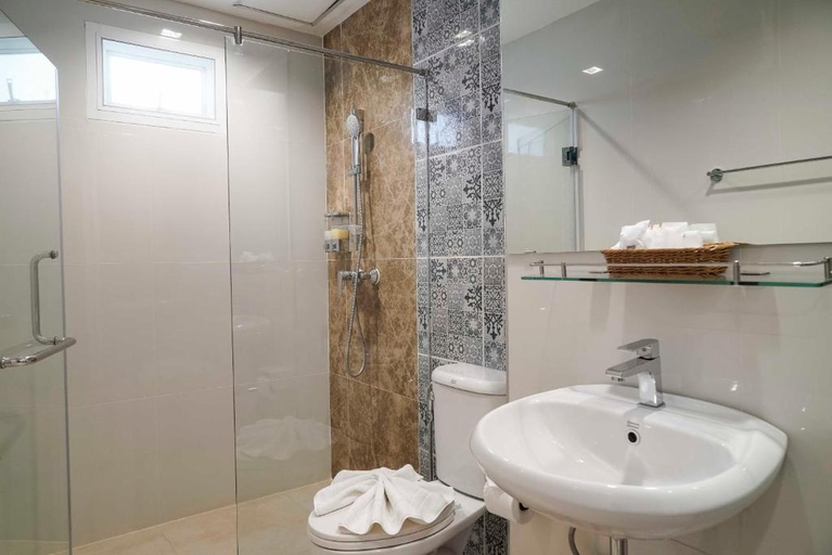 Bathroom 4, Nantra Chiangmai Riverfront, Muang Chiang Mai