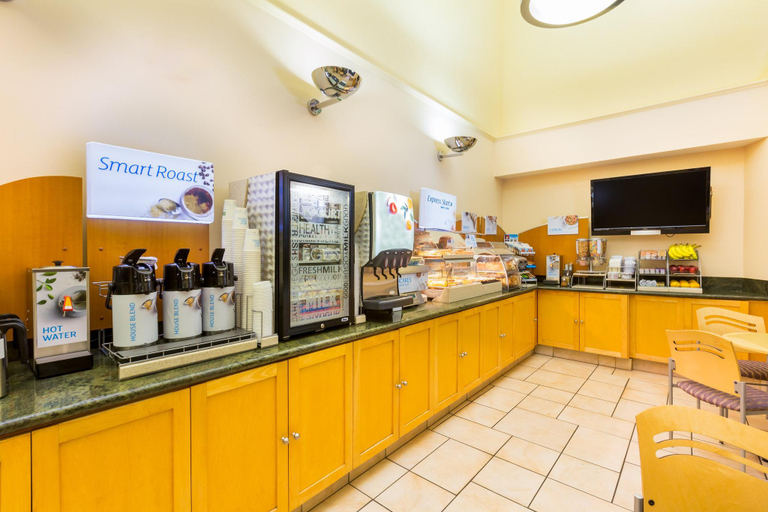 Food & Drinks 5, Fairfield Inn & Suites San Francisco Pacifica, San Mateo