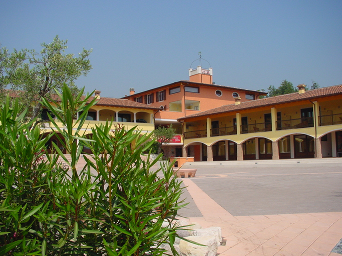Exterior & Views 2, AHG Donna Silvia Wellness Hotel, Brescia