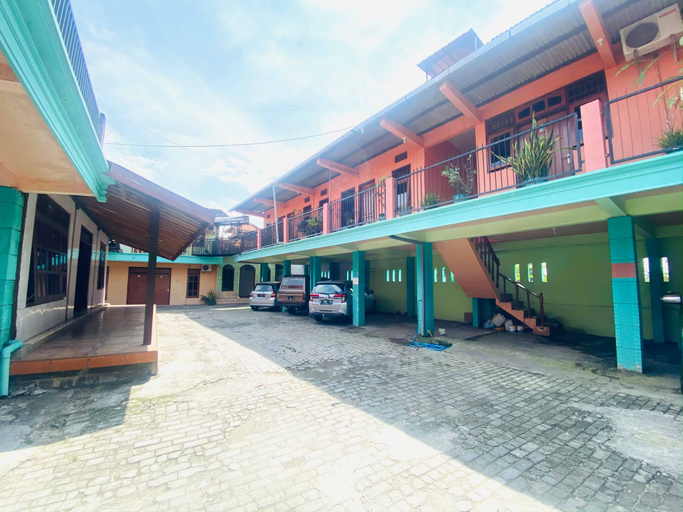 Exterior & Views 2, Hotel Gerung 1 near Alun Alun Nganjuk Mitra RedDoorz, Nganjuk