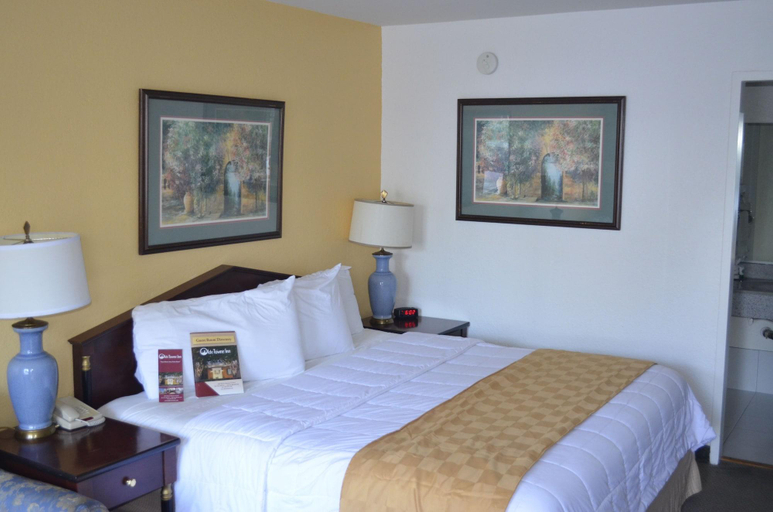 Bedroom 3, Olde Towne Inn Manassas, Manassas