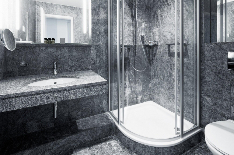Bathroom 4, Hotel Uzwil, Wil