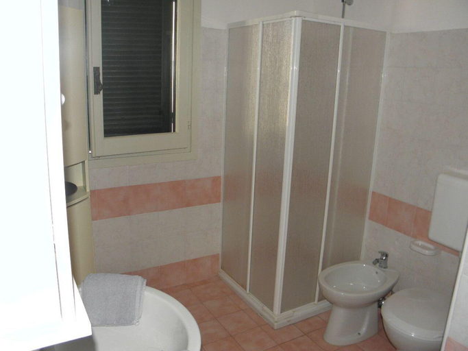 Bathroom 5, Hotel Blue Sky, Lecce