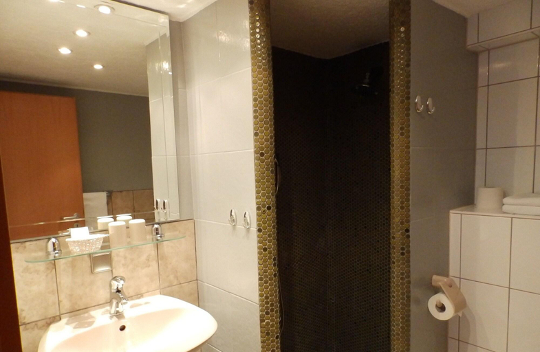Bathroom 4, H41 Inn Hotel Garni Freiburg, Breisgau-Hochschwarzwald