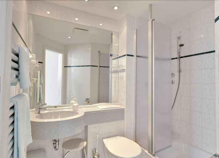 Bathroom 4, Hotel Garni Am Ellinger Tor, Weißenburg-Gunzenhausen