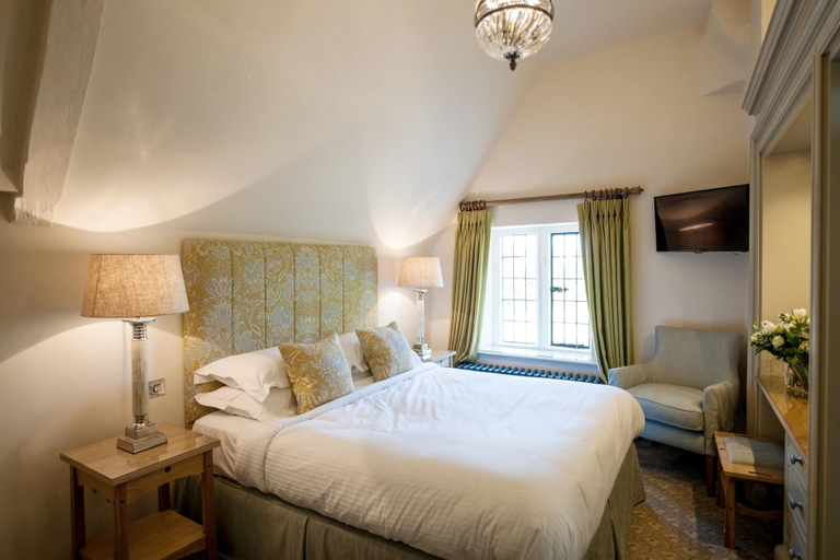 Bedroom 2, Buckland Manor Relais Ch Teaux, Gloucestershire