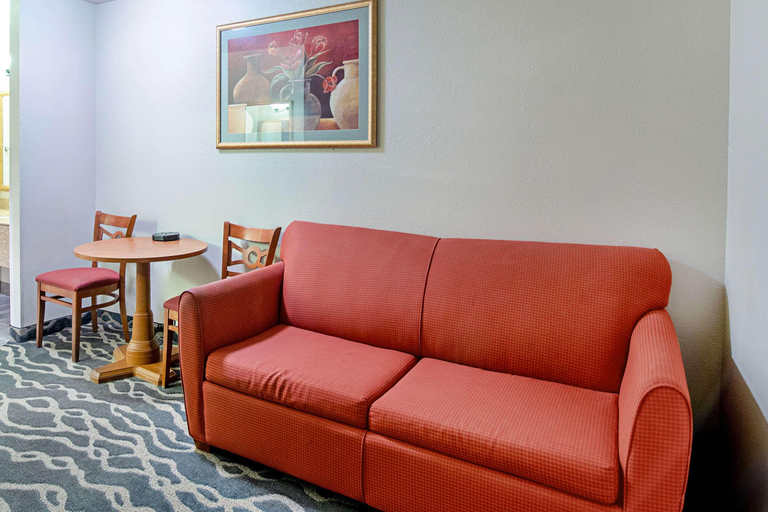 Public Area 2, Quality Inn Huron, Beadle